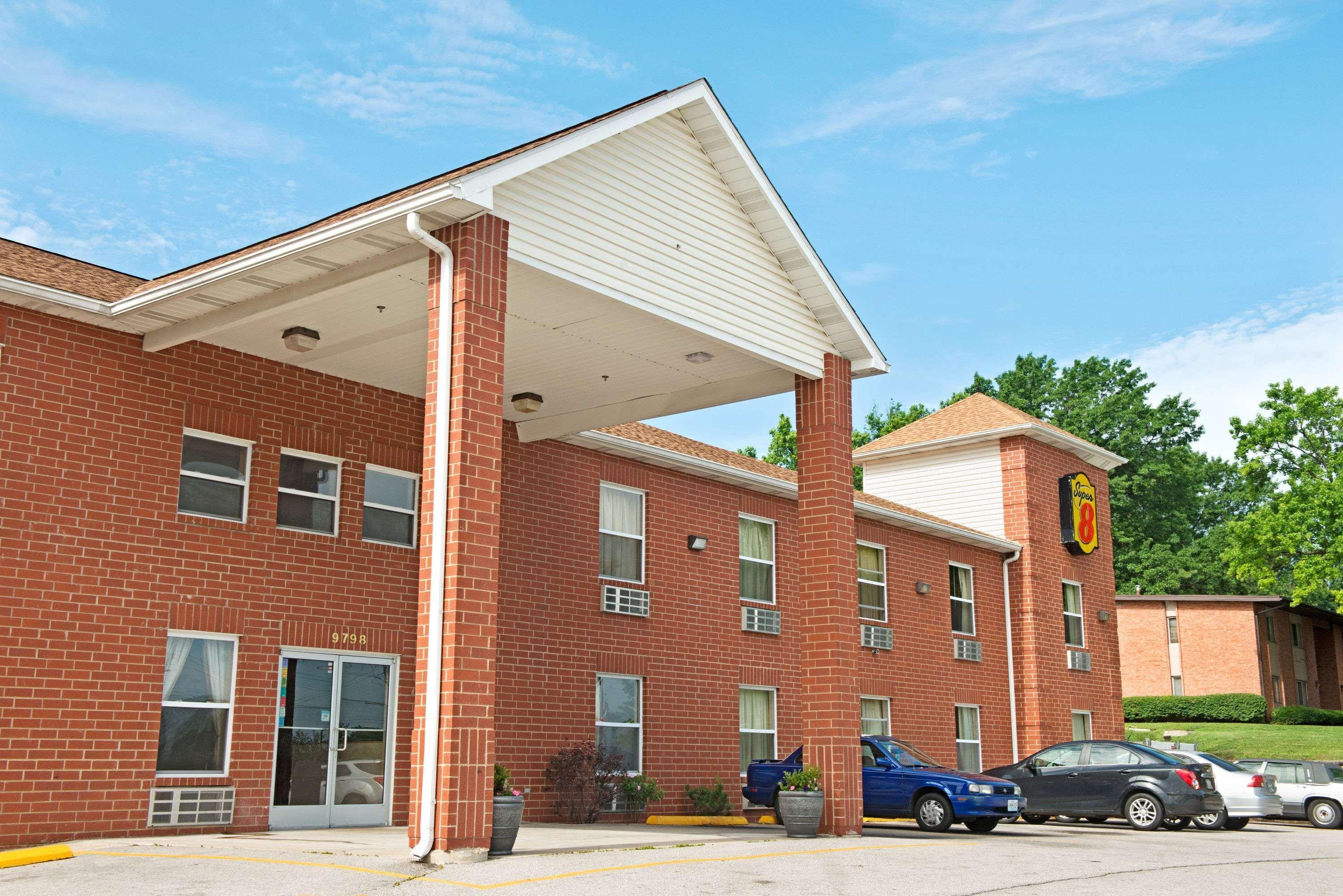 Super 8 By Wyndham St. Louis Airport Hotel Woodson Terrace Exterior photo